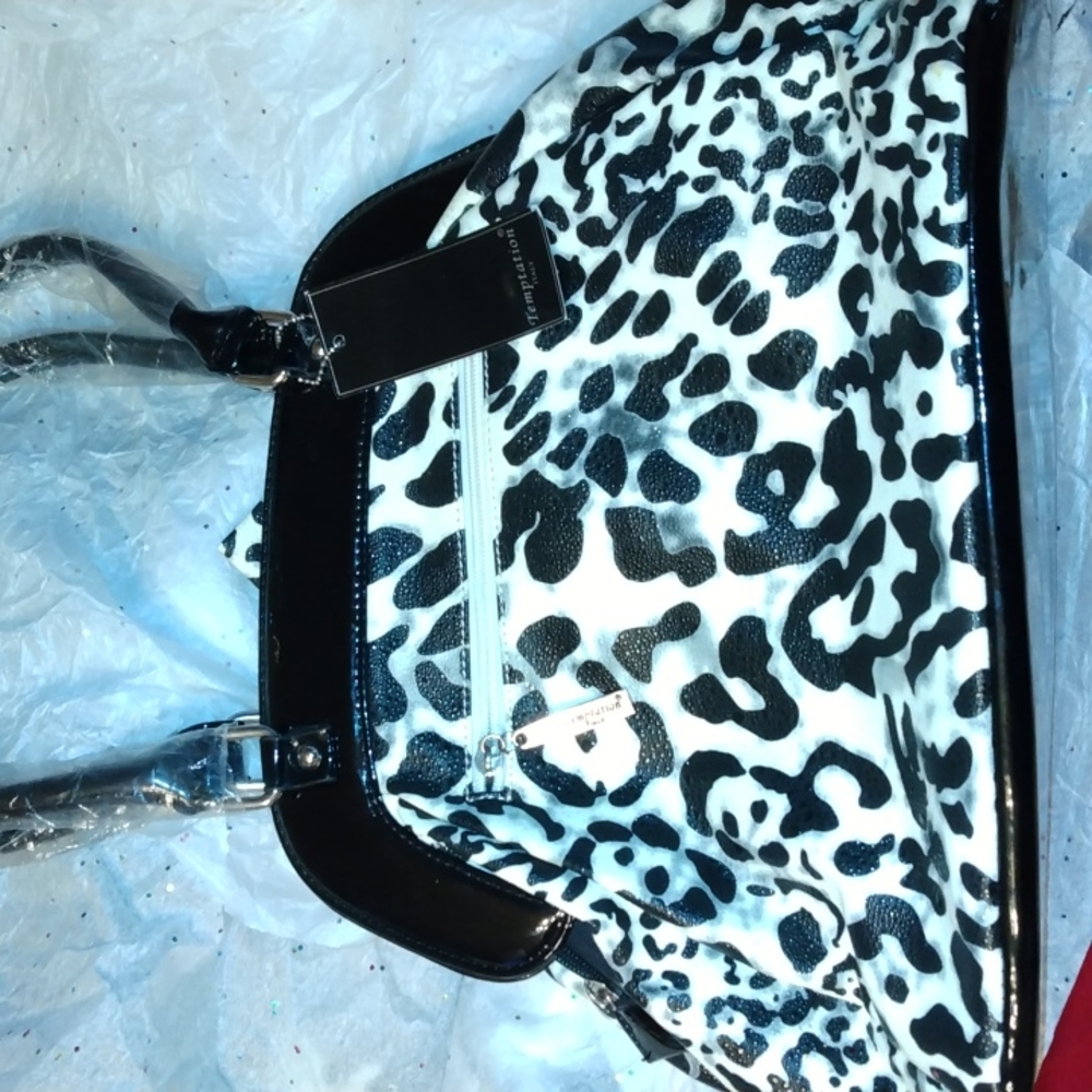 Temptation Italy black and white animals pattern purse NEW